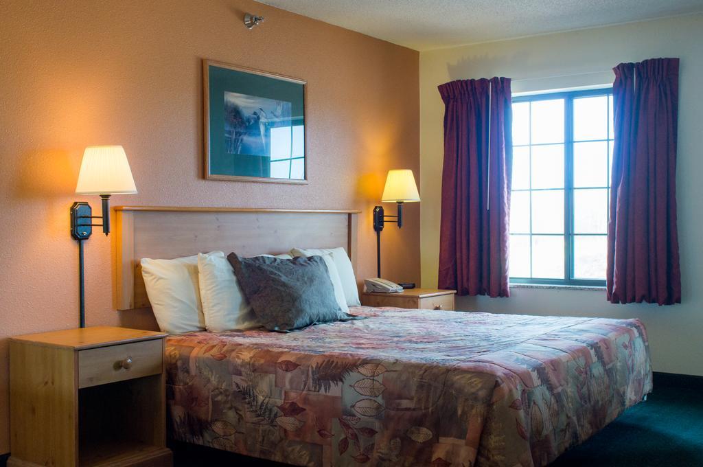 White Oak Inn And Suites Deer River Zewnętrze zdjęcie