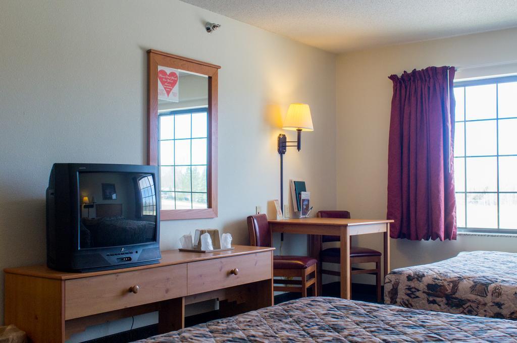 White Oak Inn And Suites Deer River Zewnętrze zdjęcie