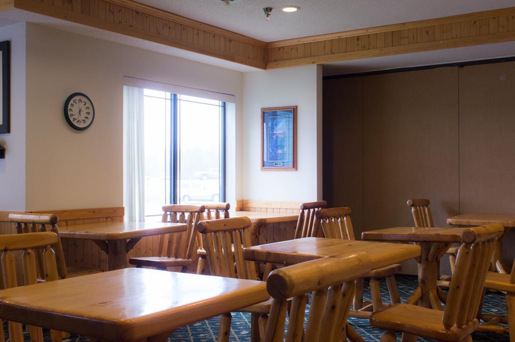 White Oak Inn And Suites Deer River Zewnętrze zdjęcie