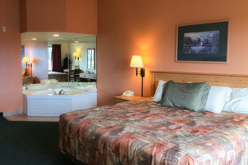 White Oak Inn And Suites Deer River Zewnętrze zdjęcie