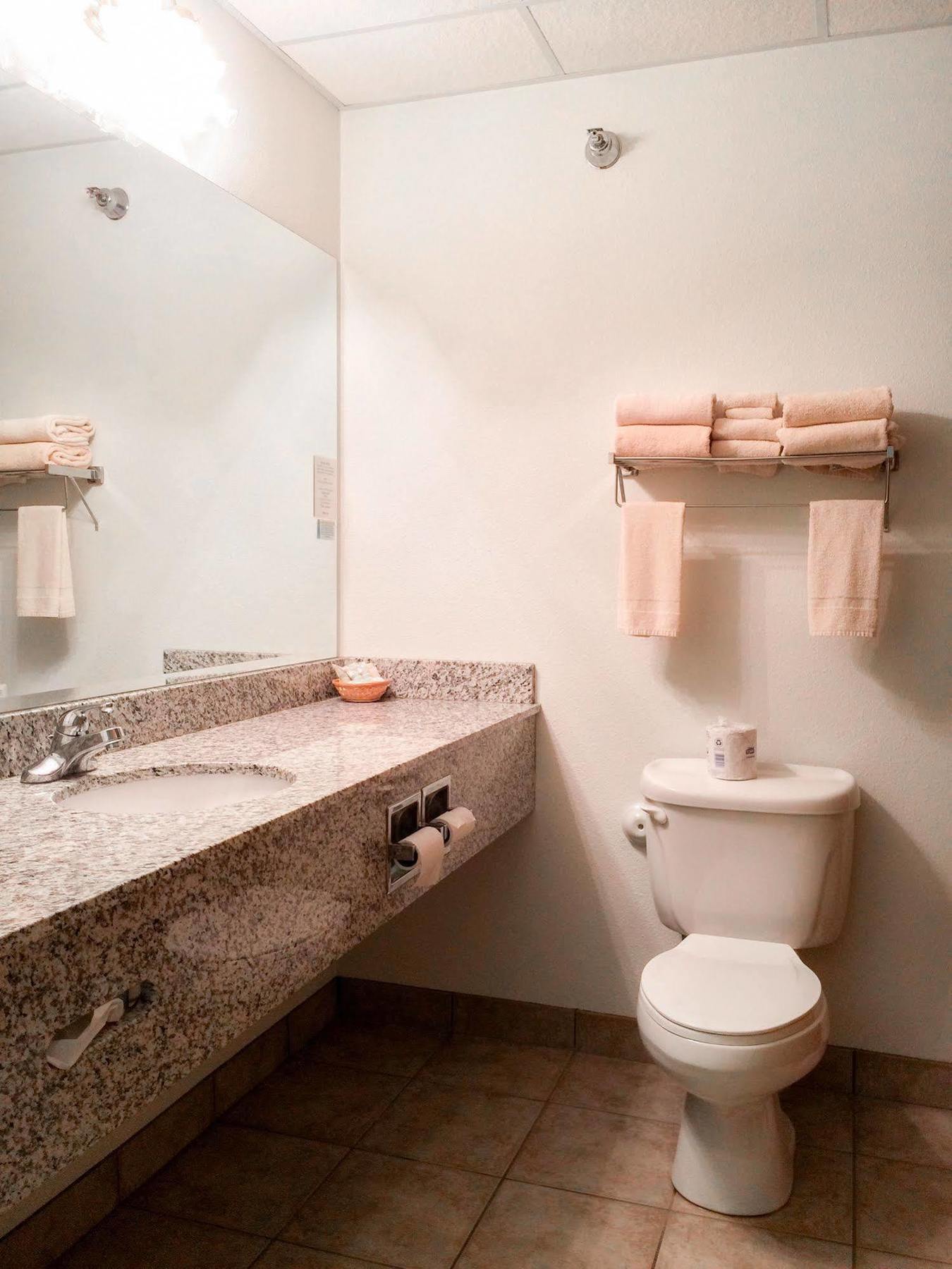 White Oak Inn And Suites Deer River Zewnętrze zdjęcie