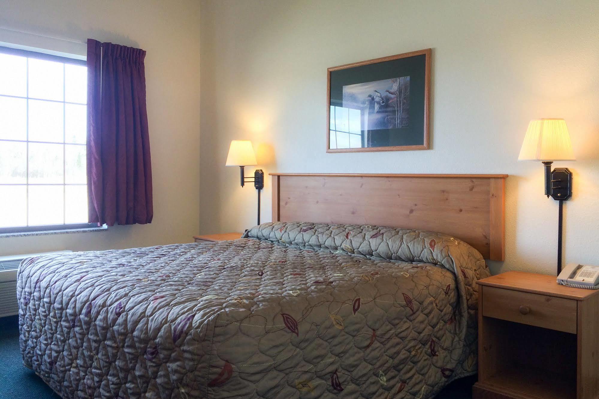 White Oak Inn And Suites Deer River Zewnętrze zdjęcie