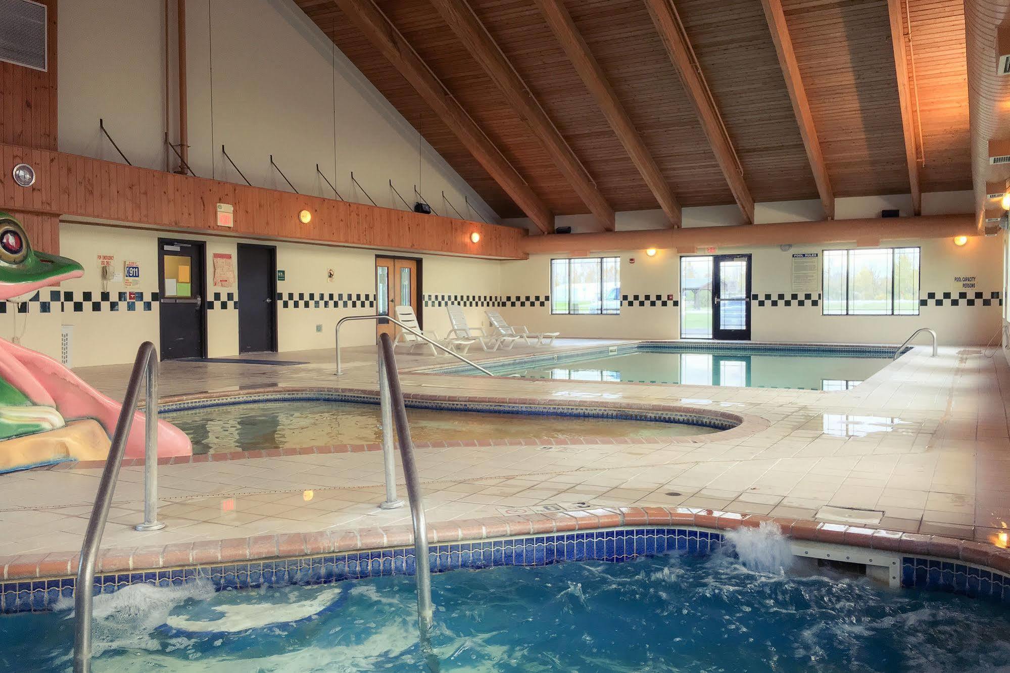 White Oak Inn And Suites Deer River Zewnętrze zdjęcie