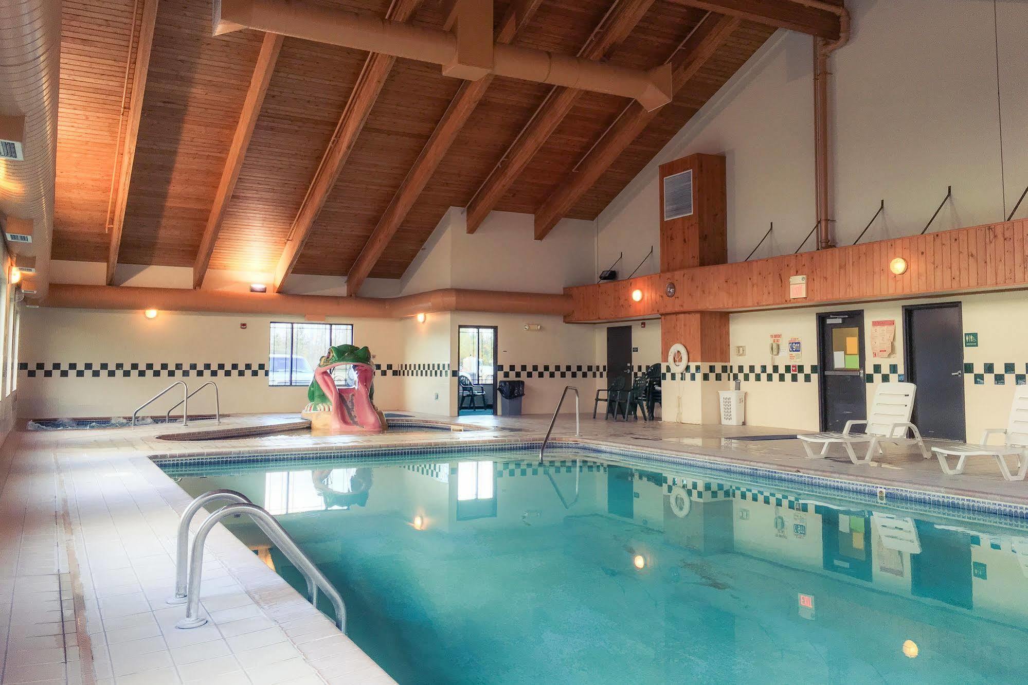 White Oak Inn And Suites Deer River Zewnętrze zdjęcie